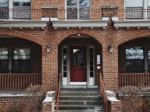 Vintage MW 1BR With Full Kitchen by Zencity