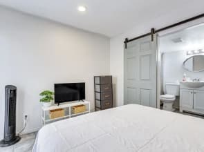 3 Mi to Coachella: Quaint Studio w/ Shared Yard!