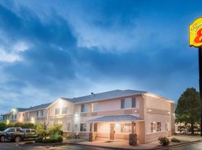 Super 8 by Wyndham Trinidad