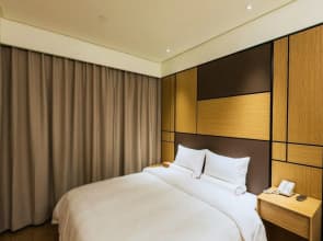 JI Hotel Shanghai Hongqiao Transport Hub Linkong Zone