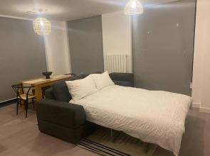 2 Bed Penthouse - Balcony - Smoking - Parking