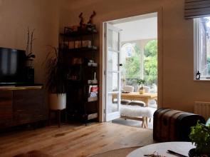 2 Bedroom House in Bow With Garden