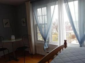 Eagle House Beachside Motel