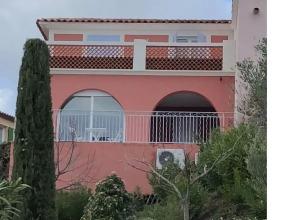 Exquisite Holiday Home in Roquebrune-sur-argens With Pool