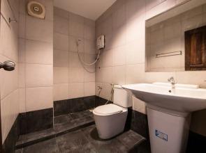 Jan's Guest House by OYO Rooms