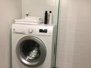 Orange Sipelga Balcony & Free Parking