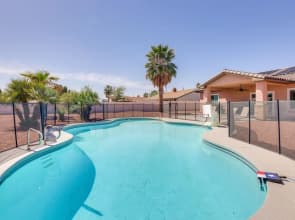 Updated Las Vegas House: Patio & Solar Heated Pool
