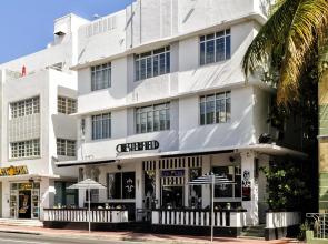 Chesterfield Hotel & Suites