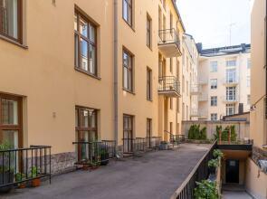 Cozy and luminous studio in a courtyard