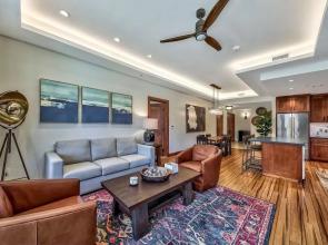 Luxury Three Bedroom Residence steps from Heavenly Village by RedAwning