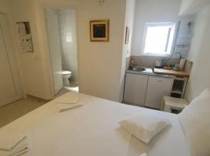 Garden - With a View - R1