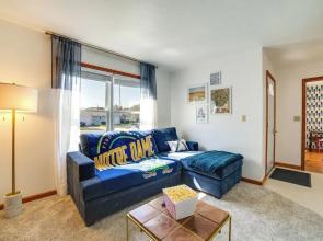 Game Day Ready Home w/ Yard: 4 Mi to Notre Dame