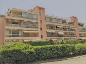 Apt Golfe Juan - 5min des plages - Parking privée - Piscine Rooftop