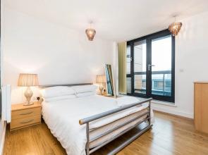 Super Luxury Modern 2BD Flat Canning Town