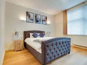 Modern 2 Bed & 2 Bath- Leicester Square