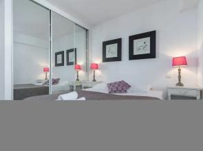 Bright two Bedroomed Apartment on the Beach in Cannes With Huge Terrace With Fabulous sea Views - 2001