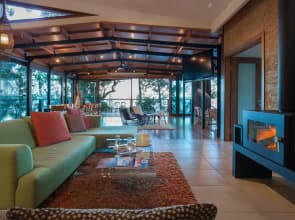 Eumarella Shores Noosa Lake Retreat