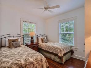 Casa Blanca 2bd 2ba Private Pool and Parking