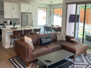 Upstay - Eastside Home w Patio BBQ - Mins to DT