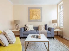 Stylish 3BR 2BA in Mayfair by Hyde Park