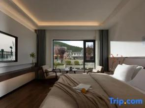 Nine Phoenix Garden Oxygen Guesthouse (Shangri-La Dukezong Ancient Town Store)