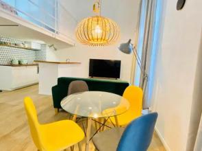 Duplex climatisé-Hauteur sous plafond 1,9m-Parking privé gratuit-Netflix-Arrivée autonome !! Duplex-Ceiling height 1,9m-Free private parking-Netflix-Self check in