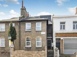 MACARENA WHARF Apartments