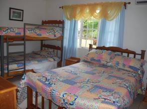 4-bed With En-suite Bathrooms Villa in Bethel