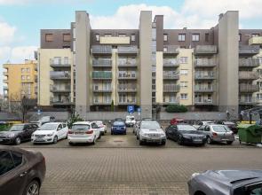 Modern Apartment Terrace by Renters