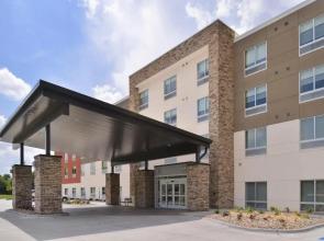 Holiday Inn Express & Suites Omaha Airport by IHG