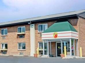 Super 8 by Wyndham Kenmore/Buffalo/Niagara Falls Area