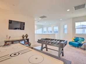 Lakefront Indio Villa: Private Pool & On-site Golf