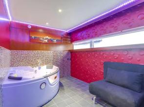 VIP Paris Yacht Hotel