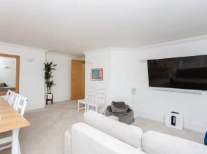 Modern 2 Bedroom Apartment in the Heart of London