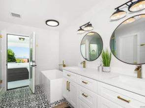 The California III - Stunning Mission Hills Duplex