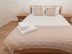 Monument Street Apartment