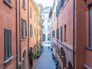 Simon Bologna in Bologna