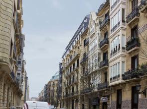 Prim Suite Apartment by FeelFree Rentals