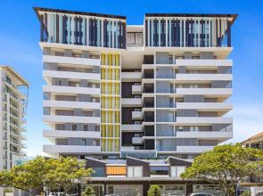 RISE 3 Bedroom Deluxe Ocean Side Apt