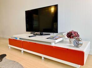 Modern Large Studio 99Wlkscore