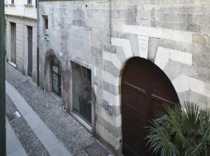 Il Moderno in Como With 1 Bedrooms and 1 Bathrooms