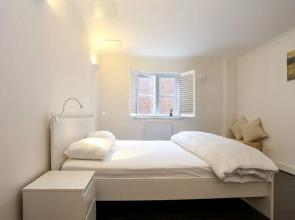 1 Bedroom Flat with Free WiFi - East London