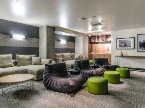 Pike Place Market High Rise by Luxe Hubs