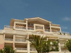 Charmant 2P Vue Mer face au Port de Golfe Juan