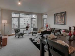 Hoyt Street Apartment by Stay Alfred