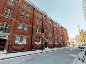 Spacious One Bed Apartment in Cleveland, Fitzrovia