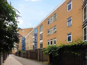 Beautiful & Vibrant 2BD Home w/ Balcony - Hackney!