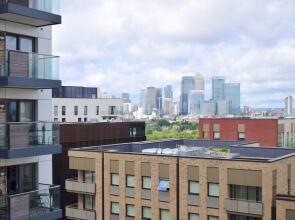 Stunning 2 Bed Home + Balcony Overlooking Thames