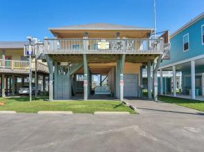 Ocean Views & Walk to Shore: Crystal Beach Home!