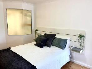 1BR Modern Unit with Ocean Views - Alex Beach Resort